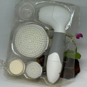 NiceMay Portable 4 in 1 Deep Cleansing Exfoliating Face Brush - New